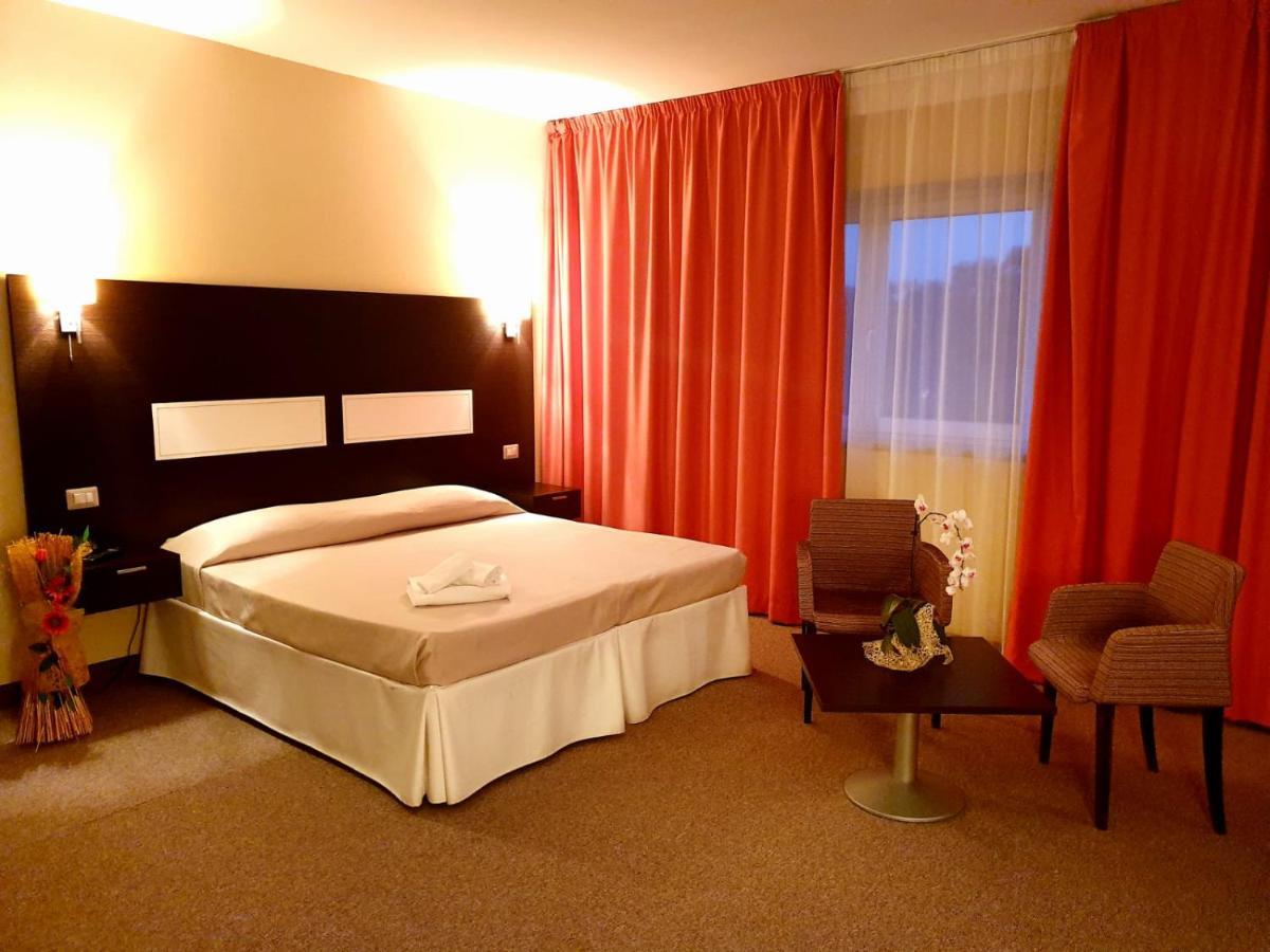 Santa Loja Hotel Residence Tito Exteriör bild