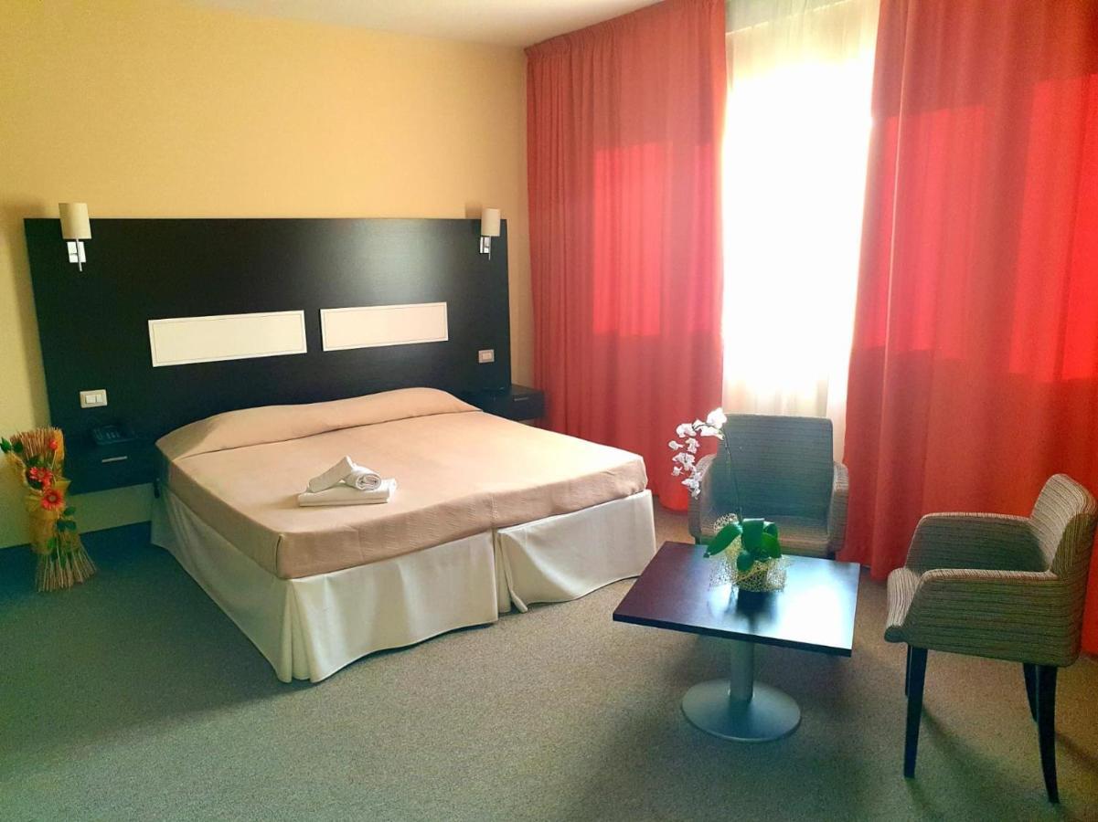 Santa Loja Hotel Residence Tito Exteriör bild